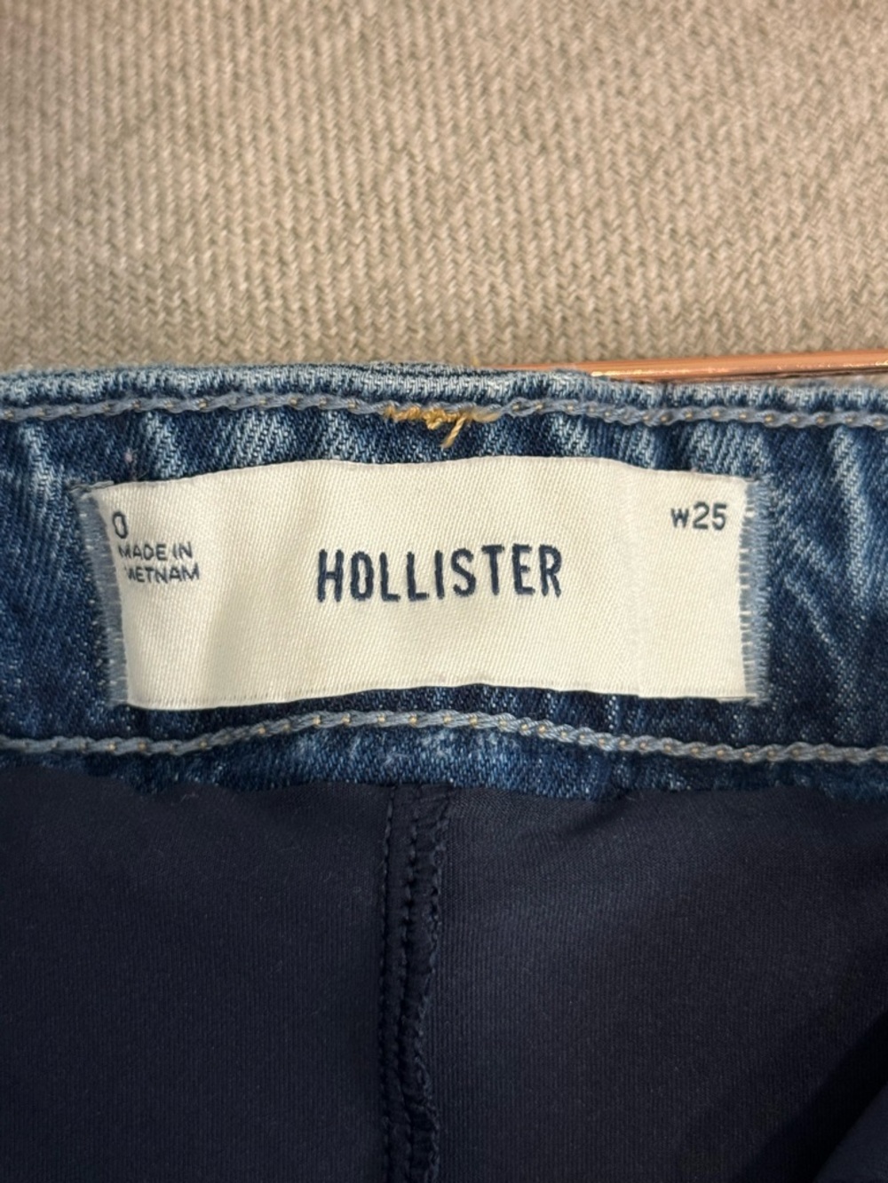 Hollister Light Blue Denim Mini Skirt Pink Bow Embroidered Details - Size 0 - Picture 7 of 13